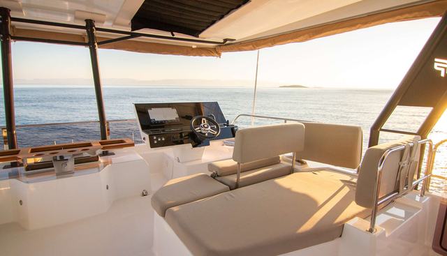 ARIVA yacht charter 3