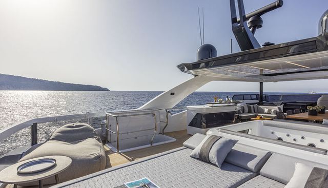 PEARLY SPENCER yacht charter 4
