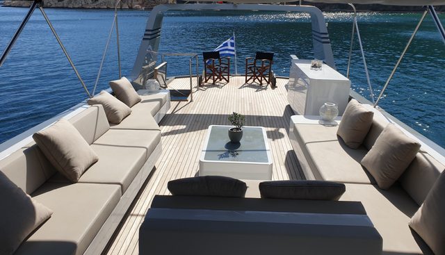 KISS yacht charter 4