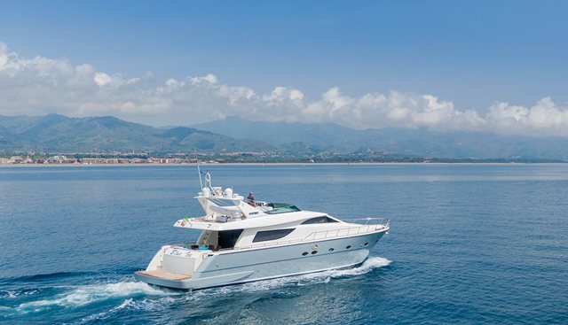 BLUE ICE yacht charter 5
