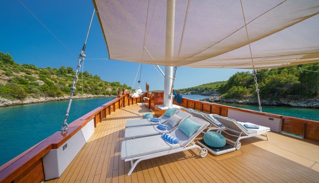 GREEN RAY yacht charter 3
