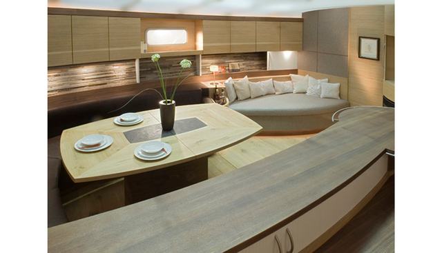 HELENE yacht charter 4