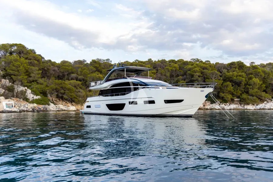 VISTA yacht charter 2