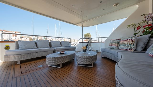 FIRST LADY II yacht charter 5