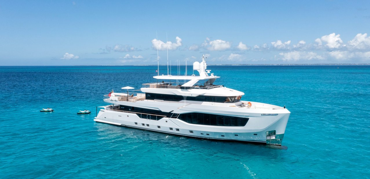 EAU LA LA YACHT CHARTER yacht charter