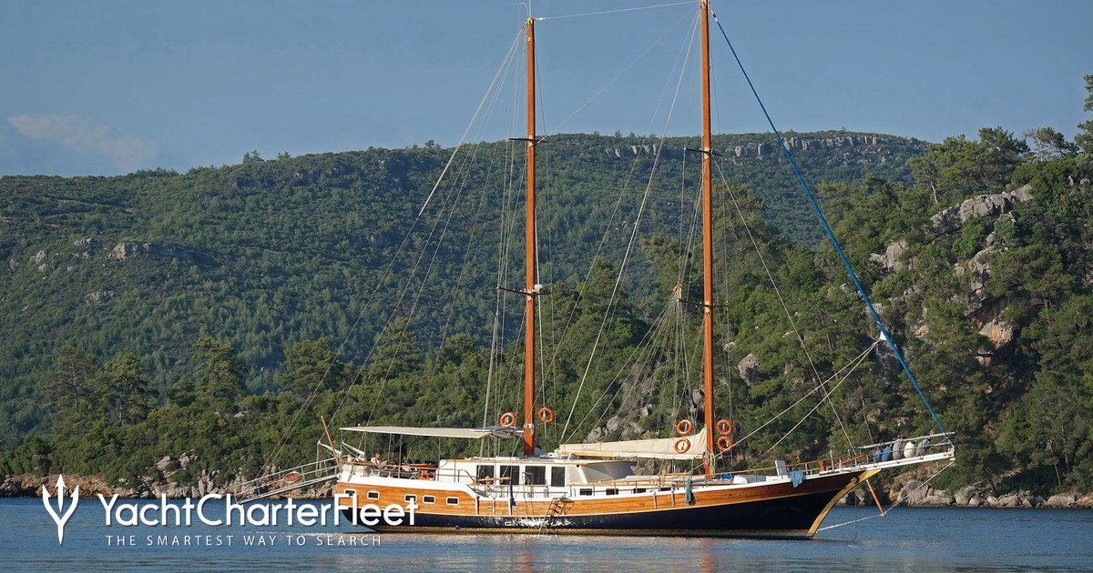 LA REINE yacht charter 2