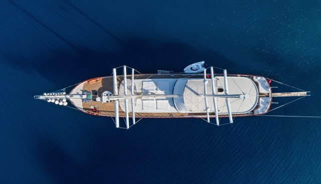 HALCON DEL MAR yacht charter 3
