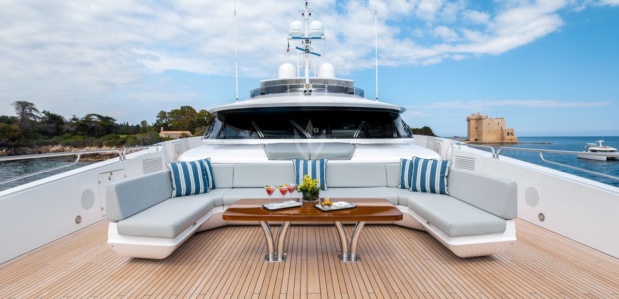 ARADOS yacht charter 4