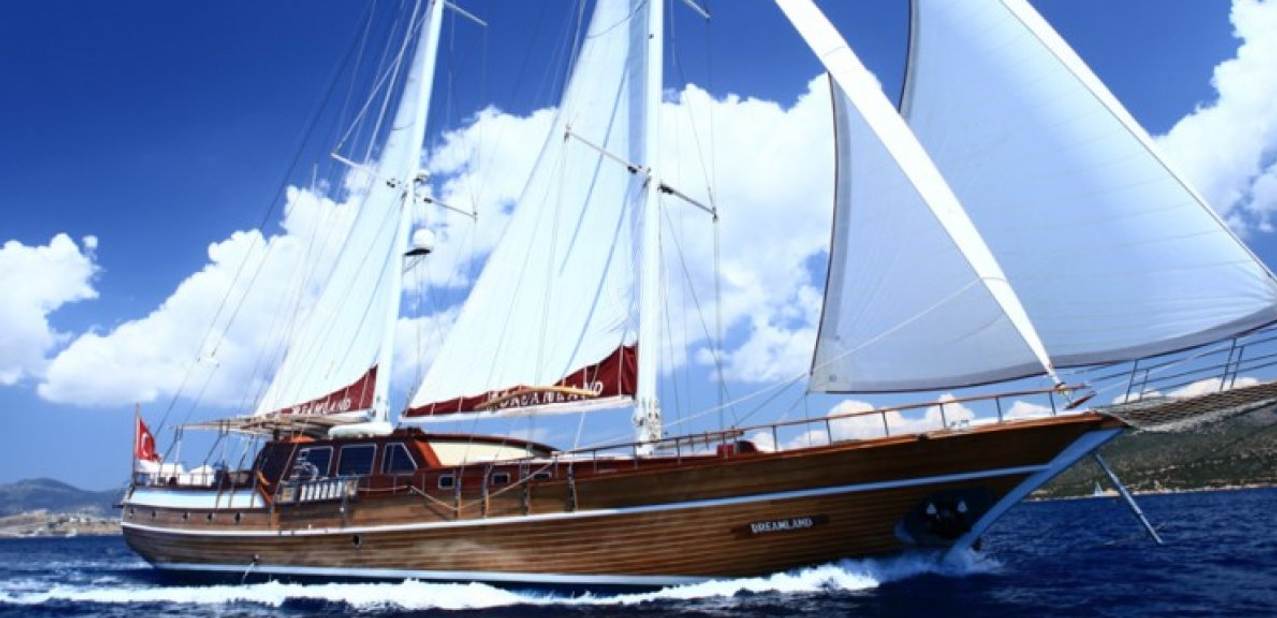 DREAMLAND YACHT CHARTER yacht charter