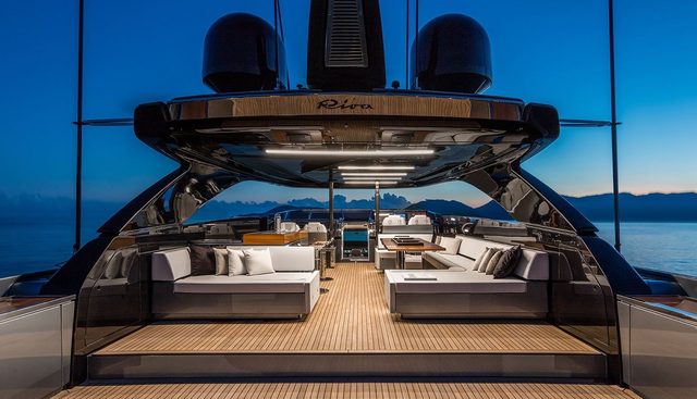 DON'T WORRY yacht charter 4