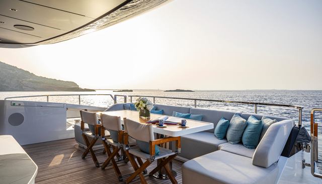C2 yacht charter 5