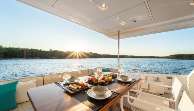 MINEIRA yacht charter 4