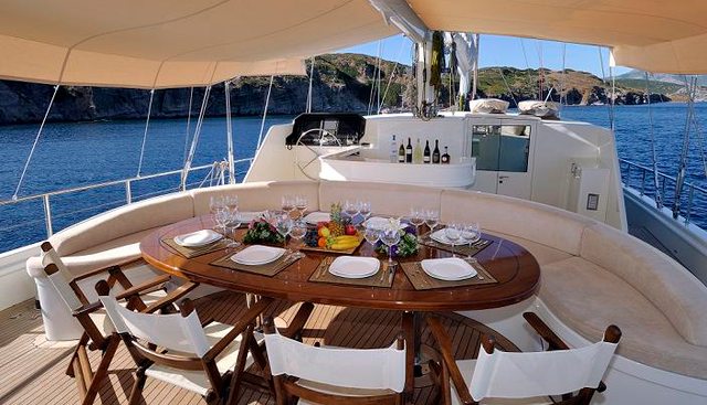 DOLCE MARE yacht charter 4