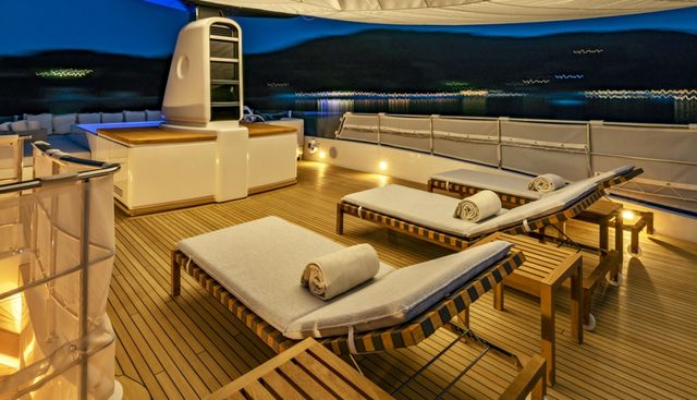 ANYTHING GOES V yacht charter 3