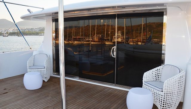 INFINITY II yacht charter 4