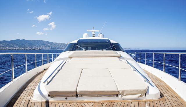 SOARIS yacht charter 3
