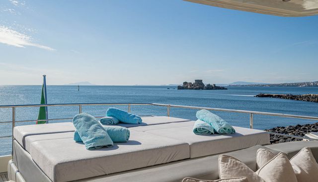 MINOU yacht charter 3