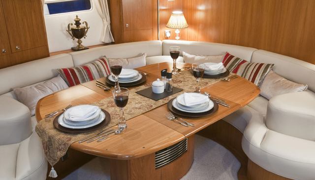 MUSTIQUE yacht charter 5
