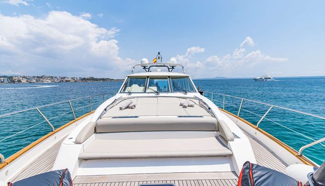 PARODIA II yacht charter 3