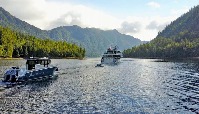 ASCENTE yacht charter 5